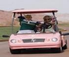 Райан Эванс (Лукас Grabeel), Шарпей Эванс (Эшли Тисдейл) в гольф автомобиль